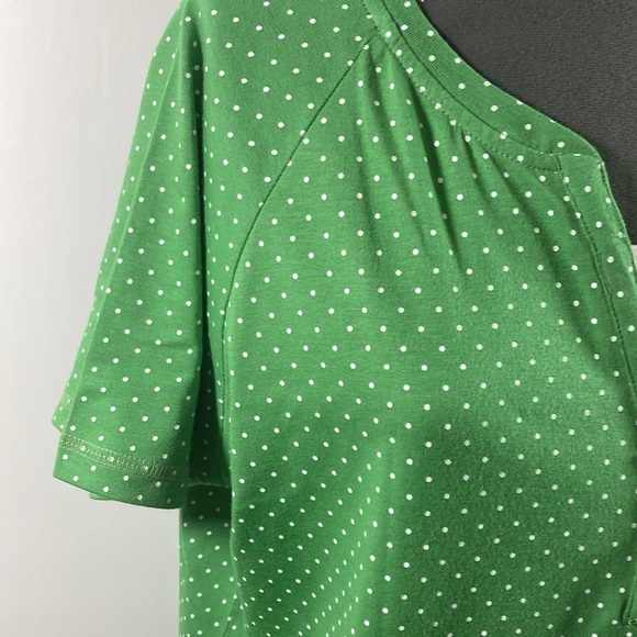 Baxter & Wells Top Women Size Large Green w White Polk Dots New with Tags - Picture 4 of 9